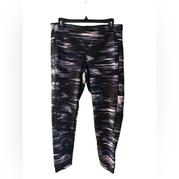 IDEOLOGY Purple Black Space Dye
Cropped Leggings with Black mesh at back hem S - Picture 3 of 10